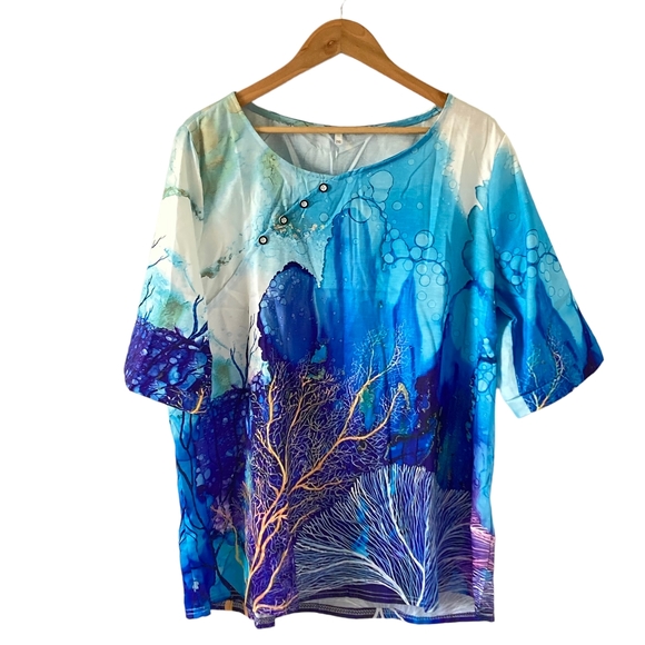 Other - BNWT Men's Aquamarine Blue and Purple Underwater Scene T-Shirt - Size 2XL